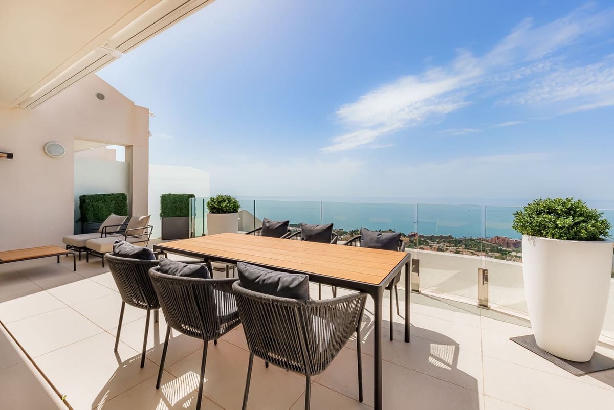 3 bedroom Apartment for sale in Benalmadena - € 985,000 (Ref: 9150680)