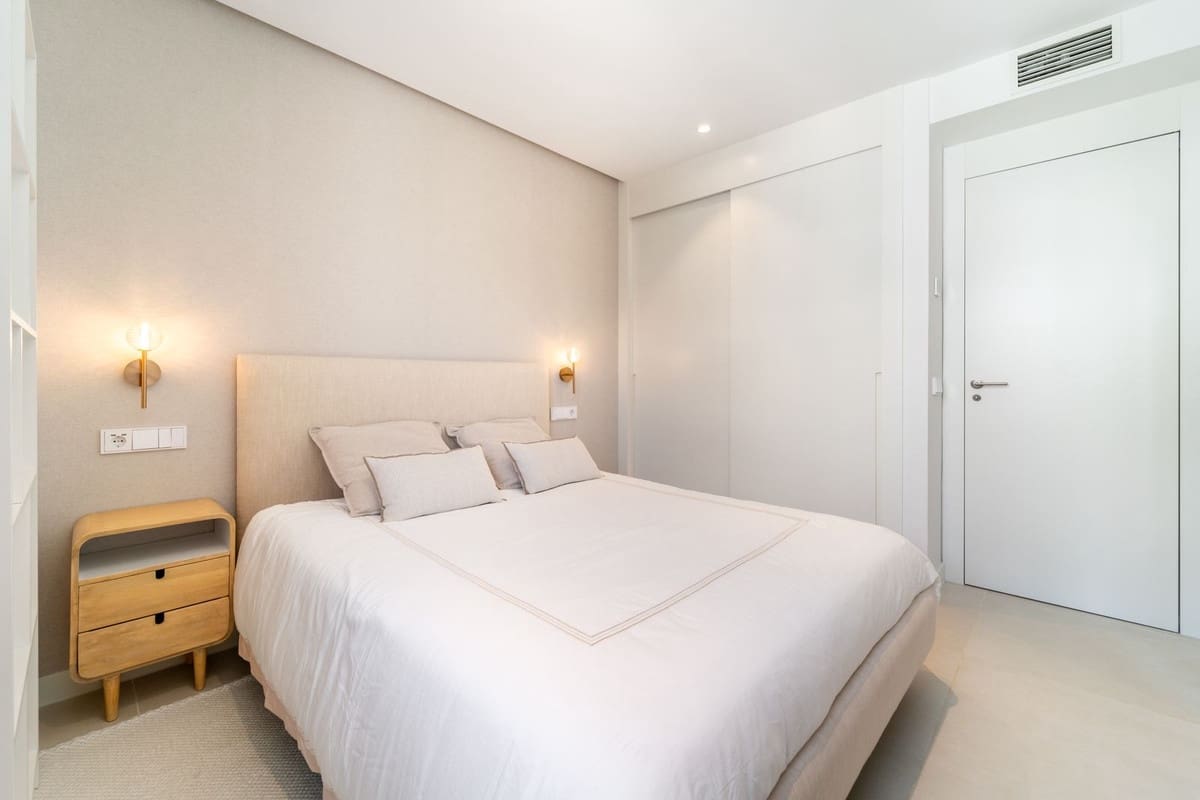 3 bedroom Apartment for sale in Fuengirola - € 872,000 (Ref: 9150683)