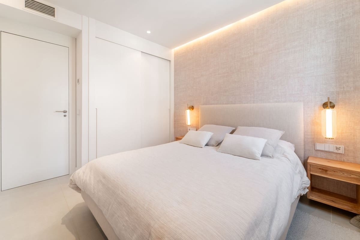 3 bedroom Apartment for sale in Fuengirola - € 872,000 (Ref: 9150683)