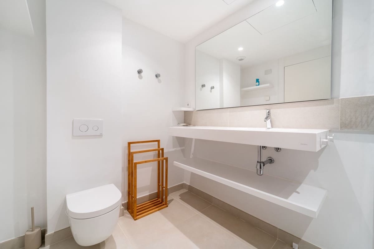 3 bedroom Apartment for sale in Fuengirola - € 872,000 (Ref: 9150683)