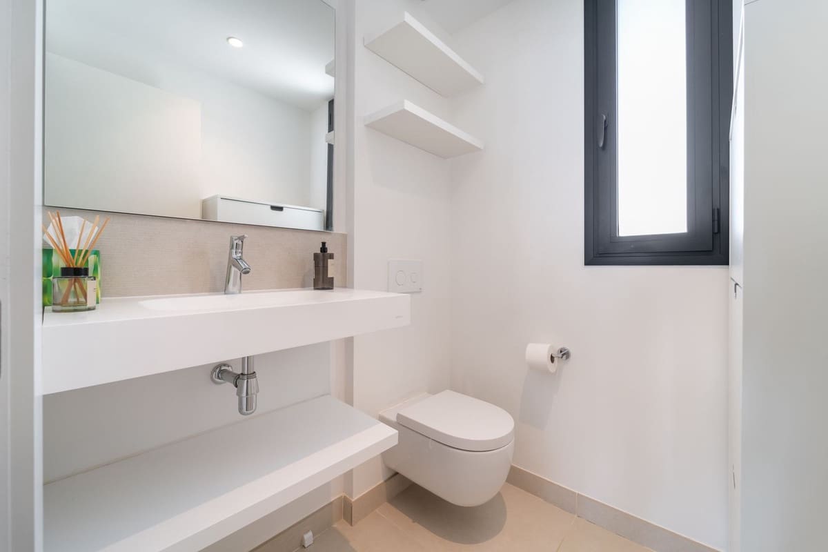 3 bedroom Apartment for sale in Fuengirola - € 872,000 (Ref: 9150683)