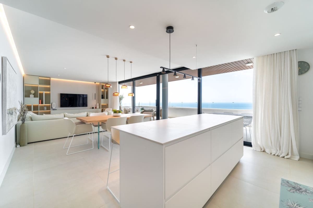 3 bedroom Apartment for sale in Fuengirola - € 872,000 (Ref: 9150683)