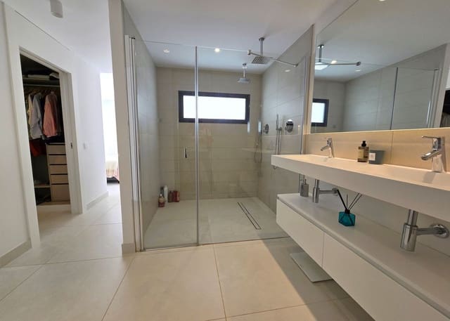 3 slaapkamer Appartement te koop in Fuengirola - € 890.000 (Ref: 9150687)