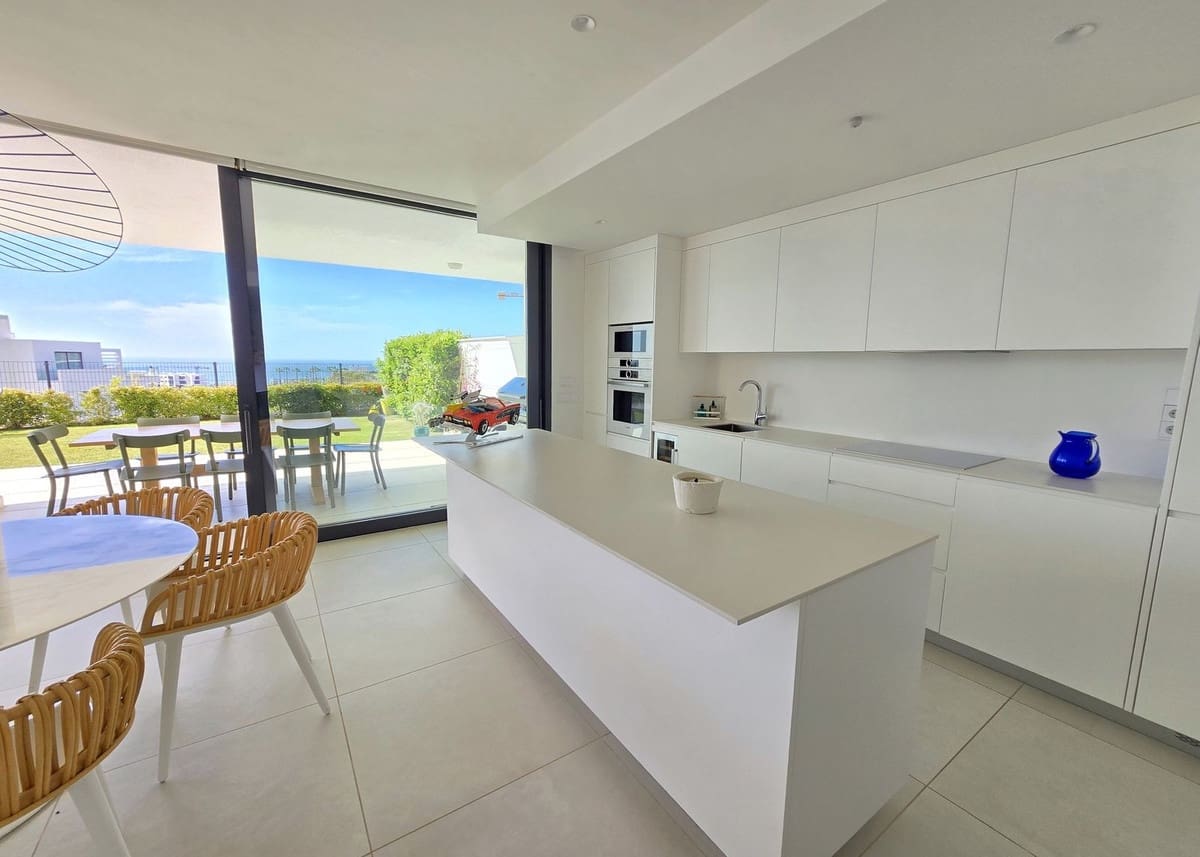 3 slaapkamer Appartement te koop in Fuengirola - € 890.000 (Ref: 9150687)