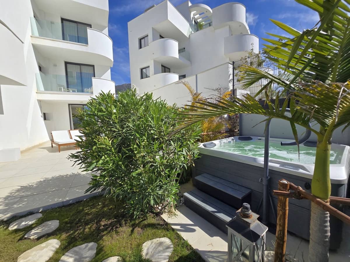 3 slaapkamer Appartement te koop in Fuengirola - € 890.000 (Ref: 9150687)