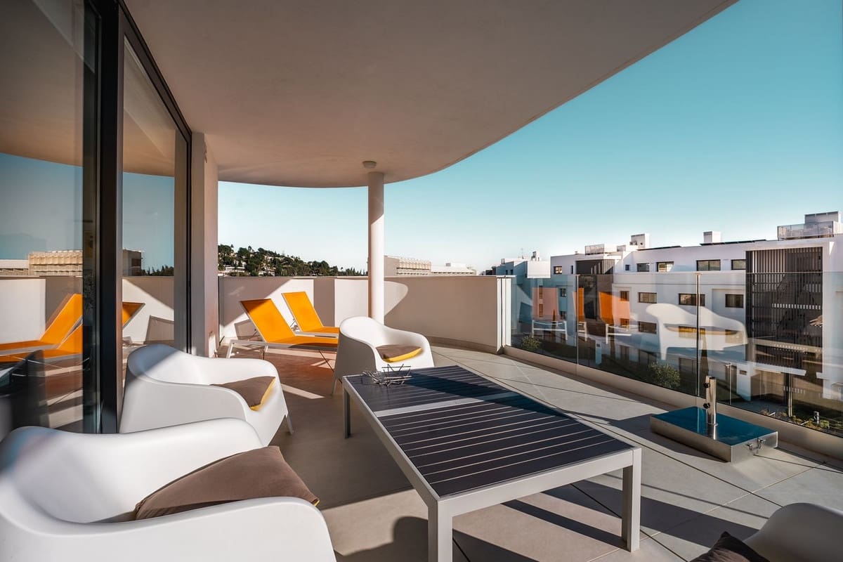 3 bedroom Apartment for sale in Fuengirola - € 799,000 (Ref: 9150692)