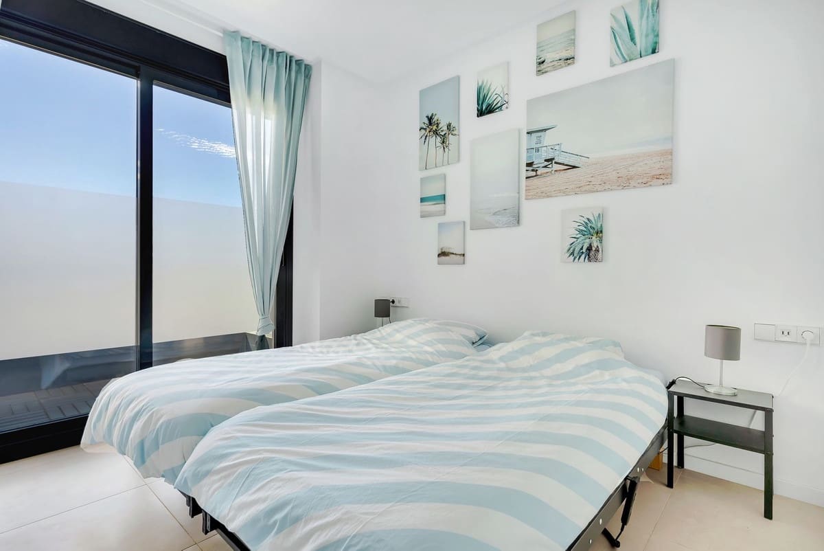 4 bedroom Apartment for sale in Fuengirola with garage - € 799,000 (Ref: 9150693)