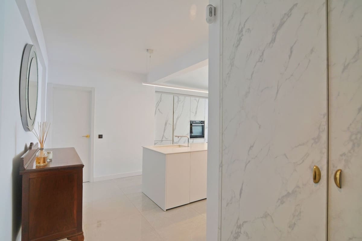 3 slaapkamer Appartement te koop in Fuengirola - € 810.000 (Ref: 9150697)
