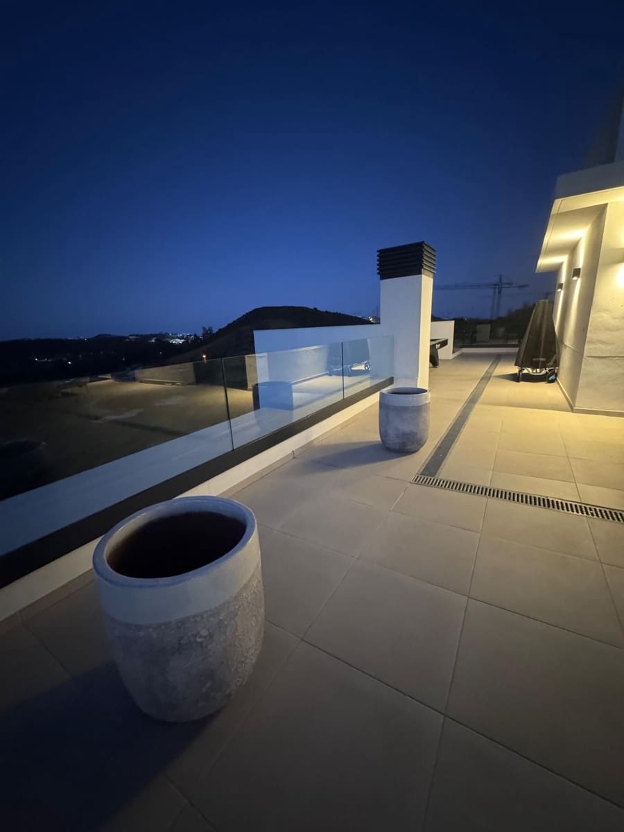 2 bedroom Apartment for sale in La Cala de Mijas - € 720,000 (Ref: 9150716)