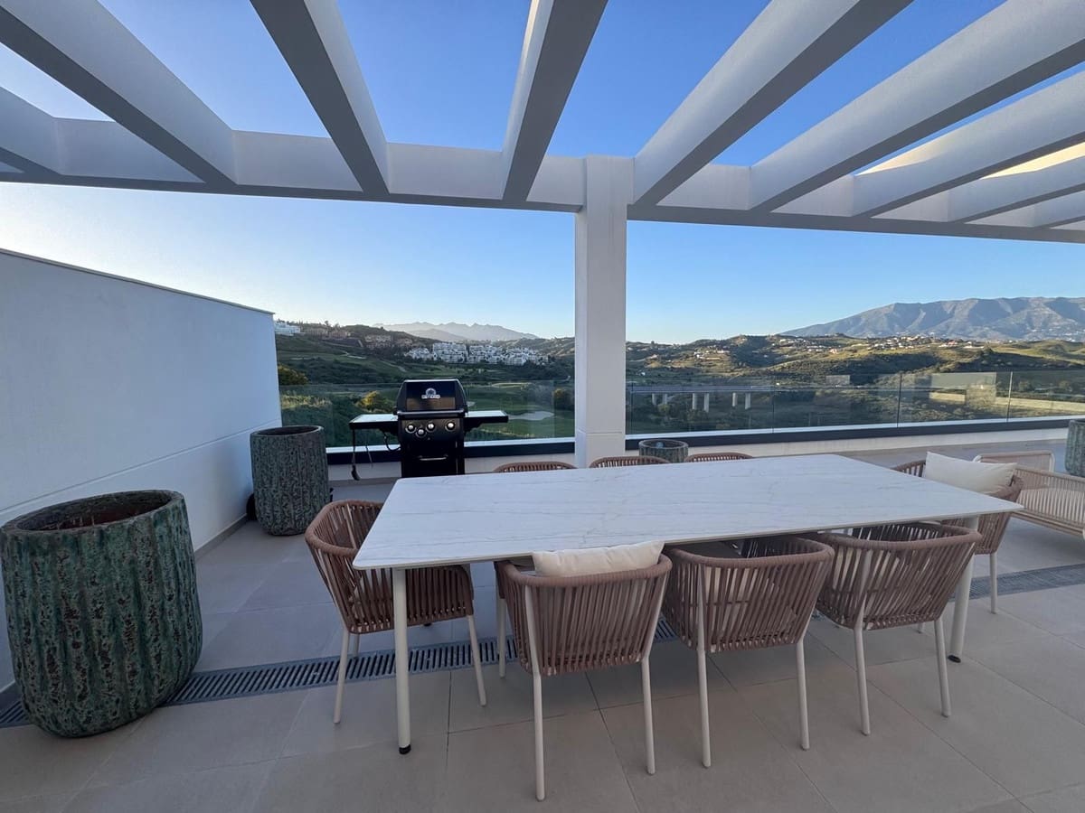 2 bedroom Apartment for sale in La Cala de Mijas - € 720,000 (Ref: 9150716)