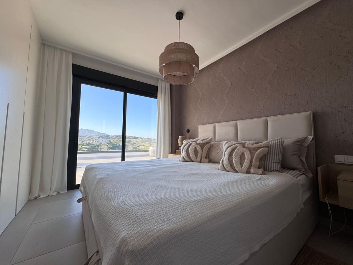 2 bedroom Apartment for sale in La Cala de Mijas - € 720,000 (Ref: 9150716)