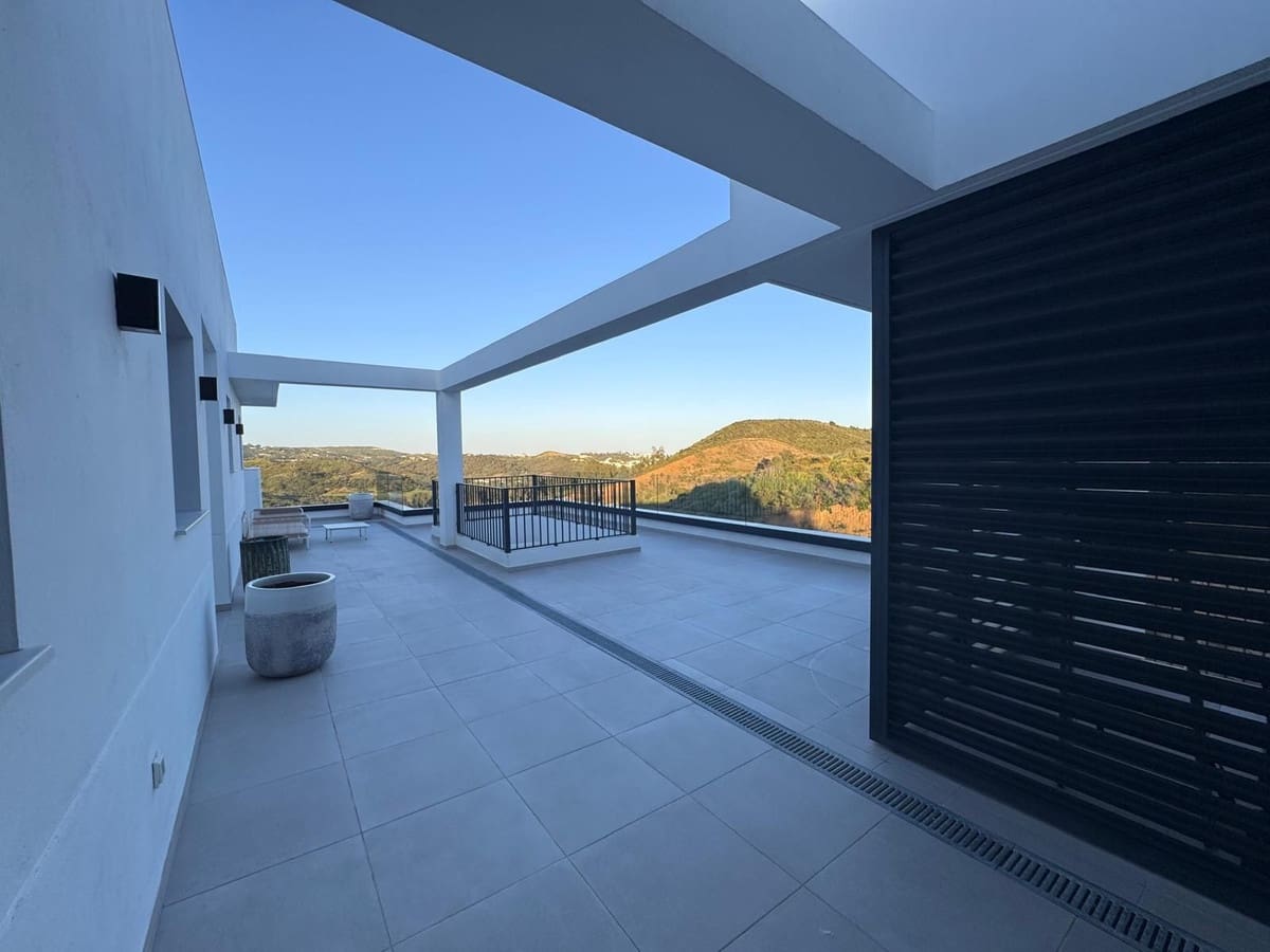 2 bedroom Apartment for sale in La Cala de Mijas - € 720,000 (Ref: 9150716)