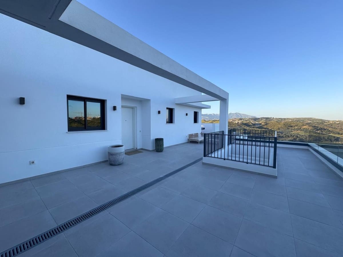 2 bedroom Apartment for sale in La Cala de Mijas - € 720,000 (Ref: 9150716)