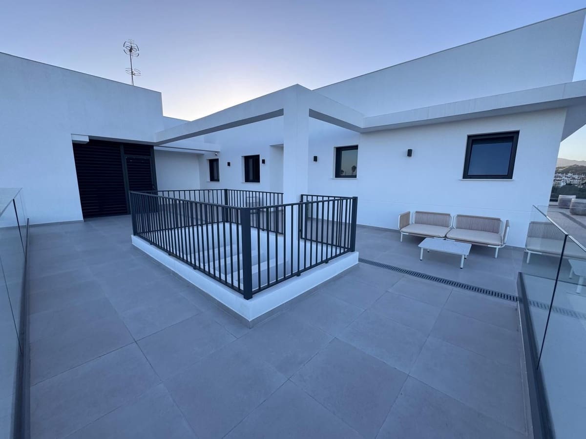 2 bedroom Apartment for sale in La Cala de Mijas - € 720,000 (Ref: 9150716)