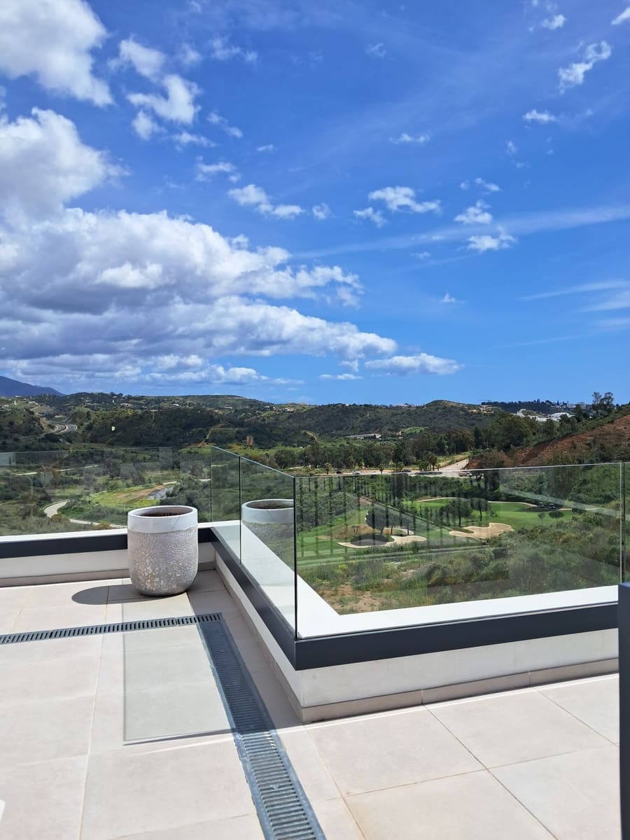 2 bedroom Apartment for sale in La Cala de Mijas - € 720,000 (Ref: 9150716)