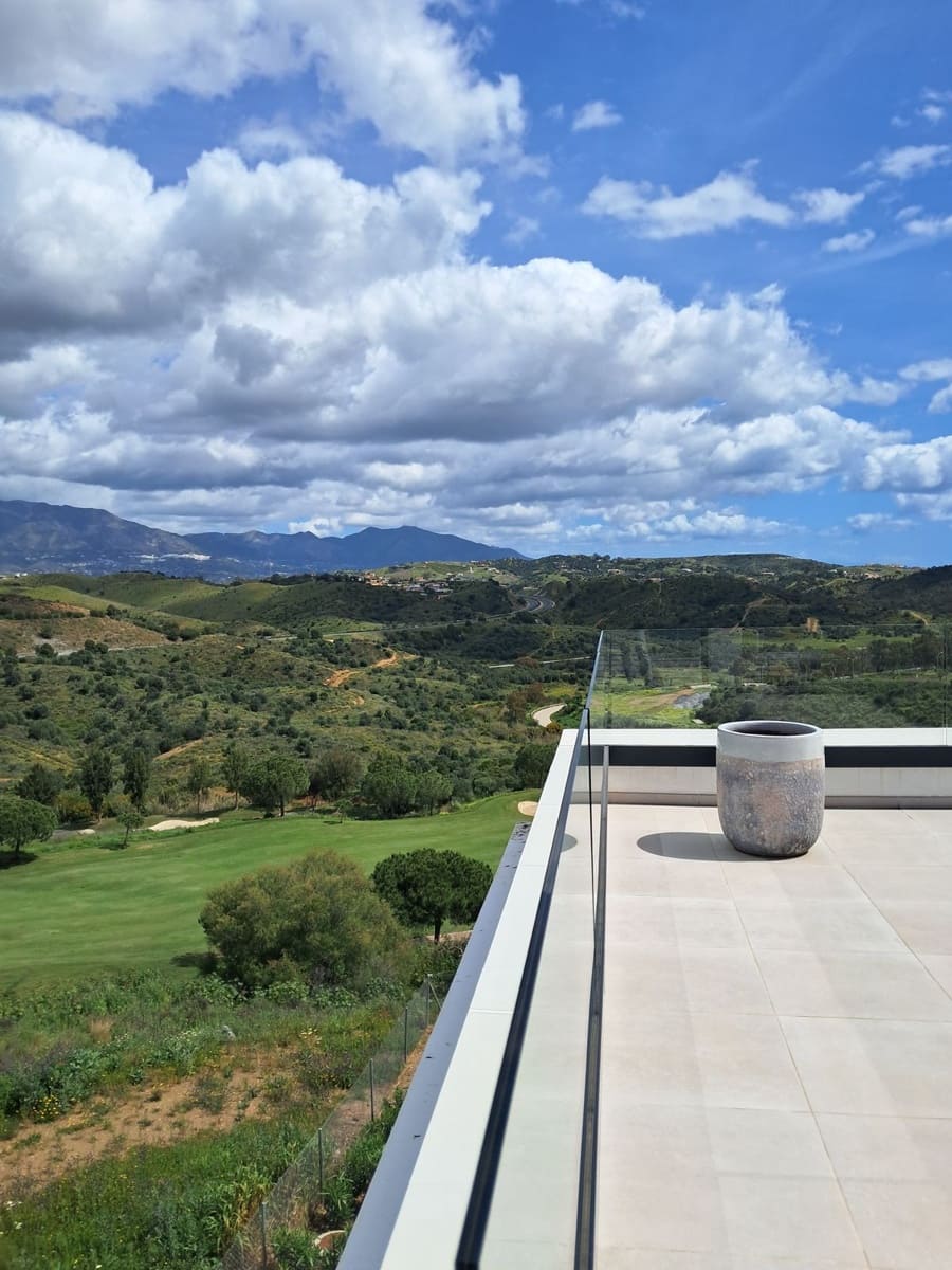 2 bedroom Apartment for sale in La Cala de Mijas - € 720,000 (Ref: 9150716)