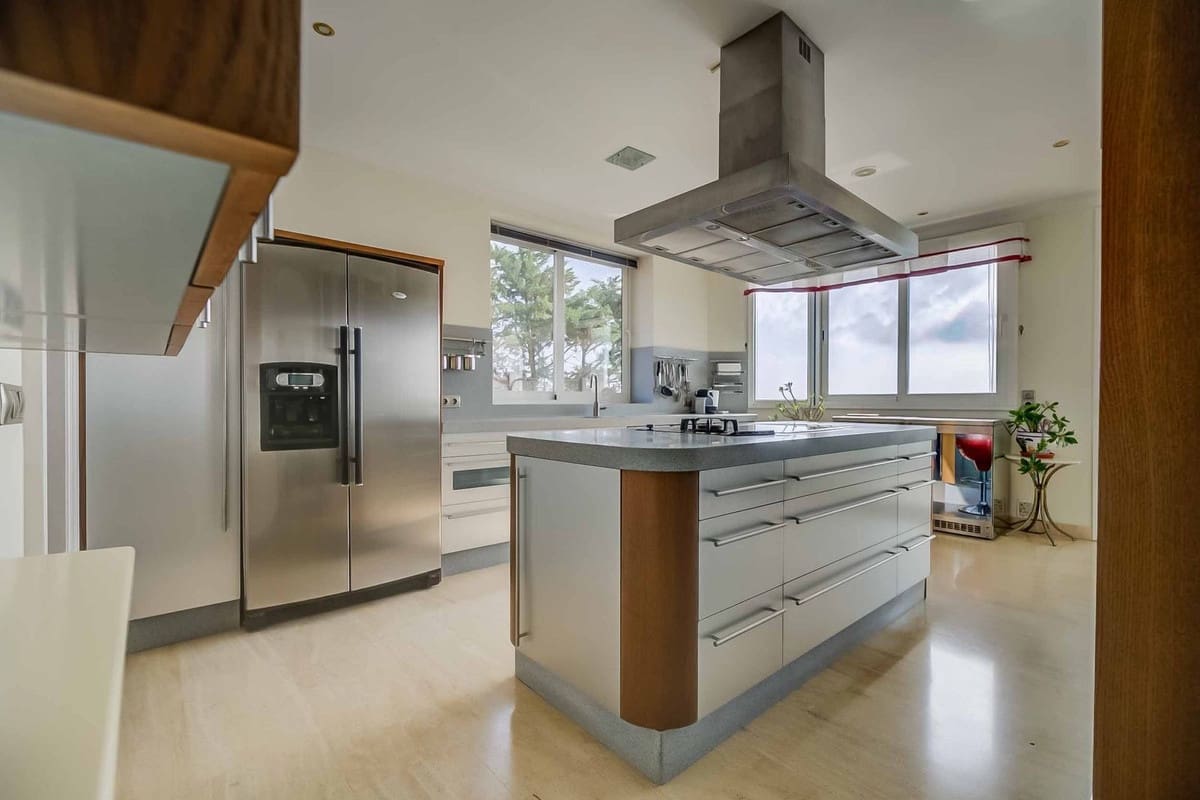 3 slaapkamer Appartement te koop in Torrequebrada - € 1.585.000 (Ref: 9150722)