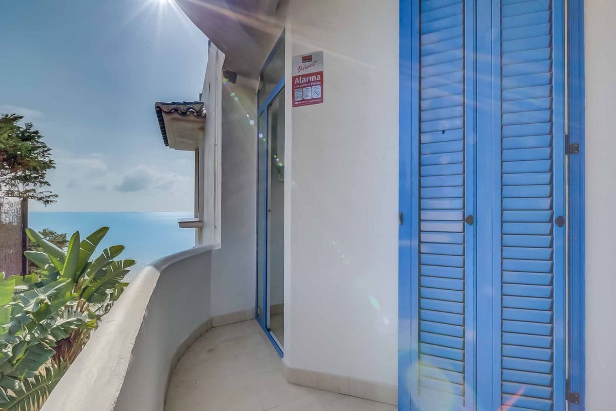 3 slaapkamer Appartement te koop in Torrequebrada - € 1.585.000 (Ref: 9150722)