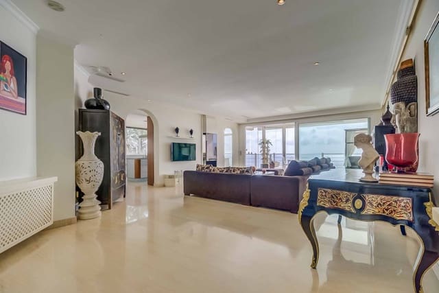 3 slaapkamer Appartement te koop in Torrequebrada, Benalmádena - € 1.585.000 (Ref: 9150722)