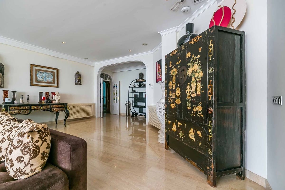 3 slaapkamer Appartement te koop in Torrequebrada - € 1.585.000 (Ref: 9150722)