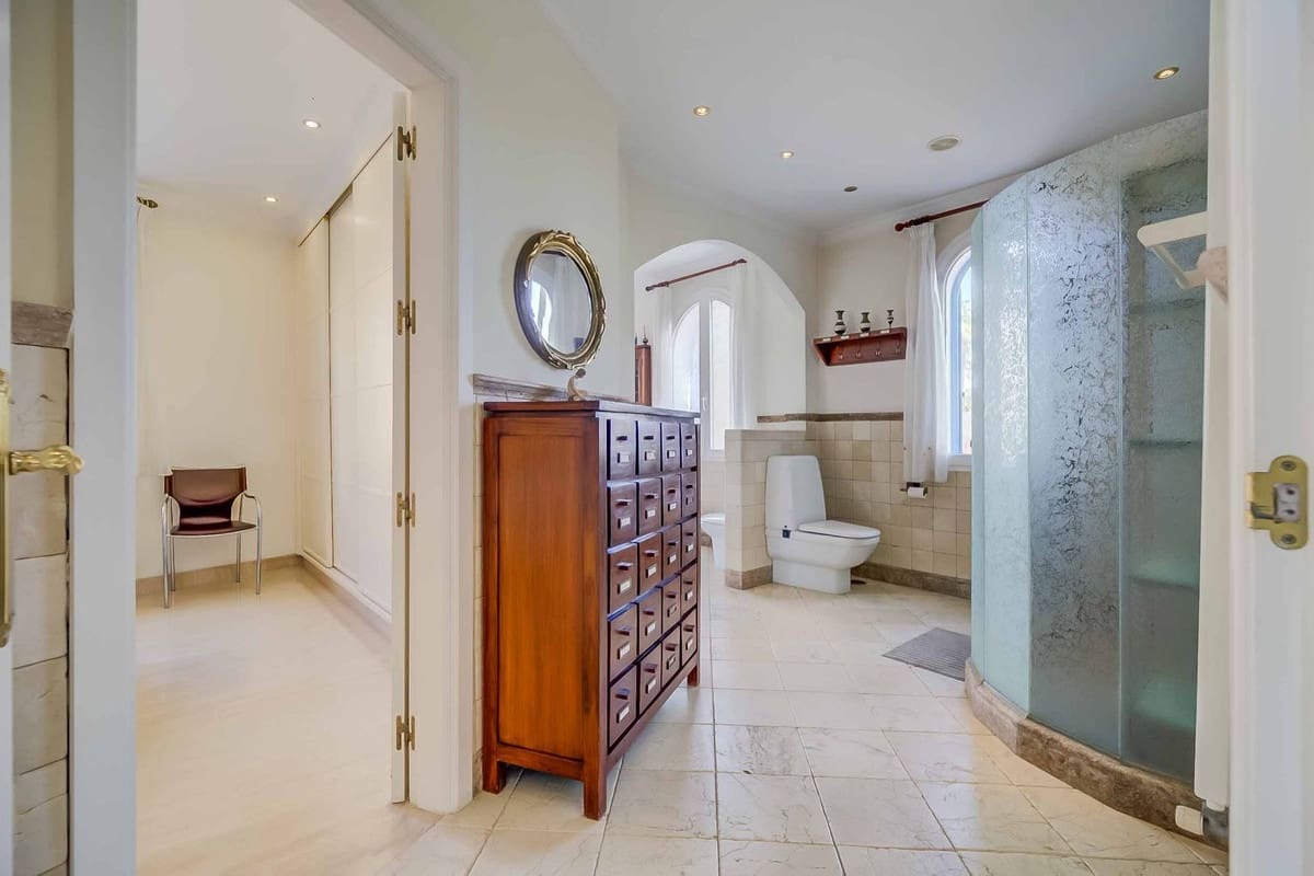 3 slaapkamer Appartement te koop in Torrequebrada - € 1.585.000 (Ref: 9150722)