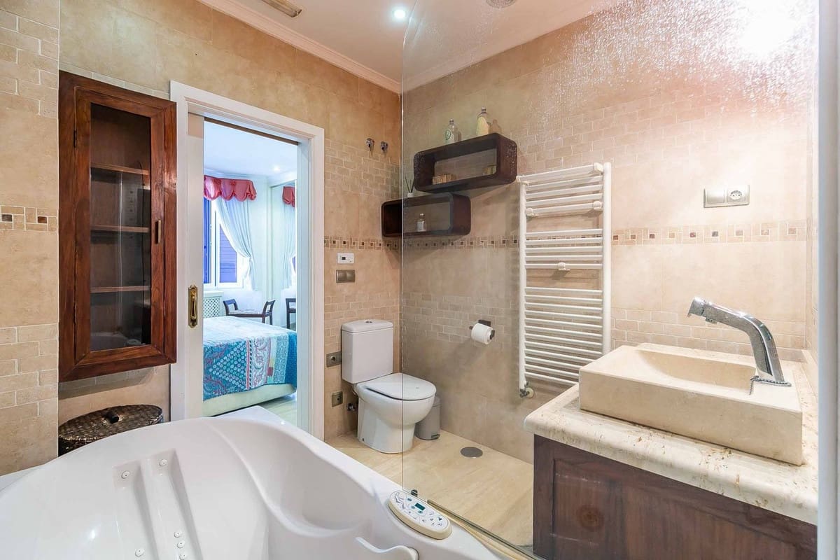 3 slaapkamer Appartement te koop in Torrequebrada - € 1.585.000 (Ref: 9150722)