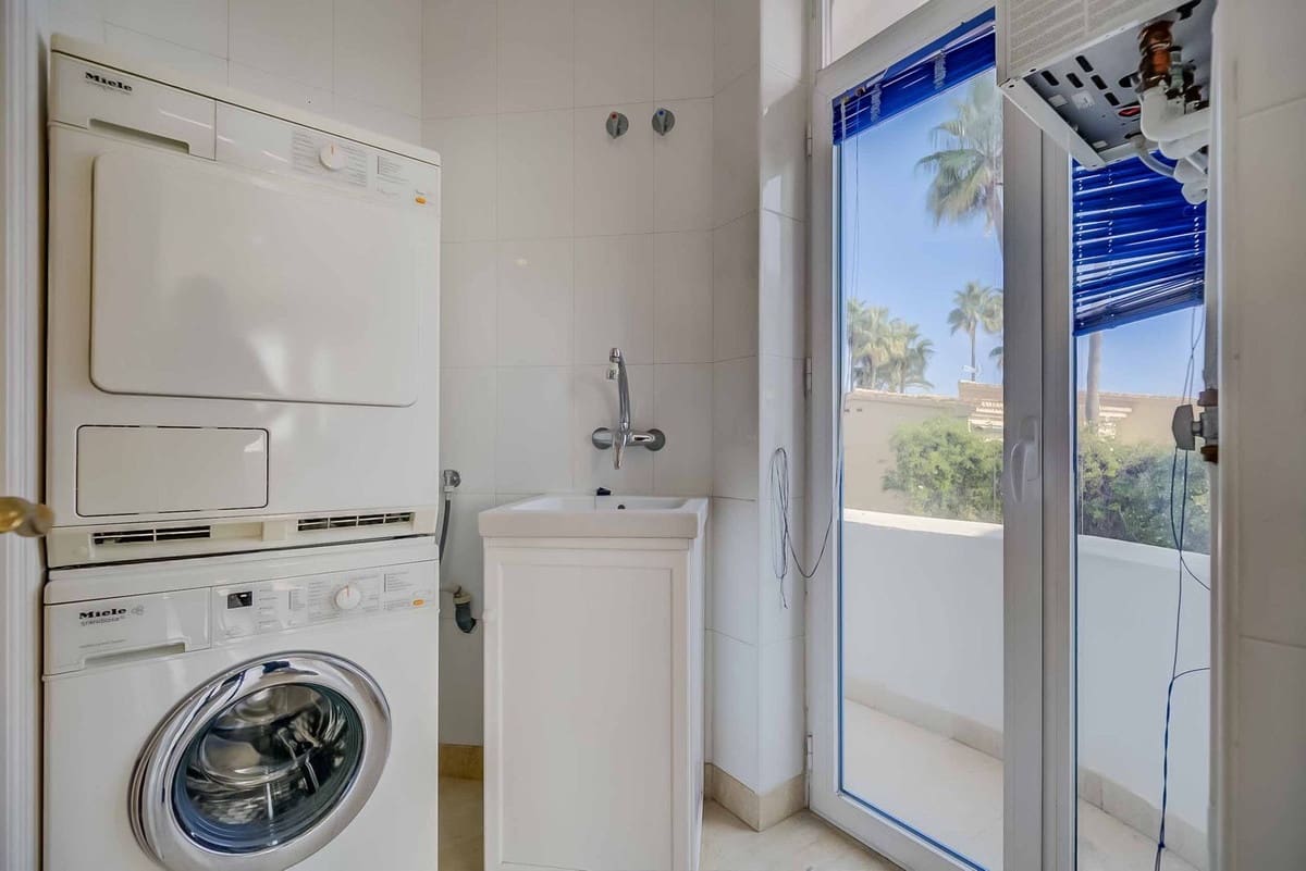 3 slaapkamer Appartement te koop in Torrequebrada - € 1.585.000 (Ref: 9150722)