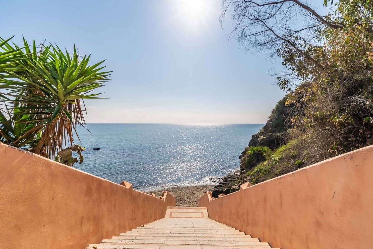 3 slaapkamer Appartement te koop in Torrequebrada - € 1.585.000 (Ref: 9150722)