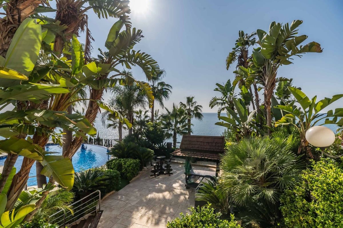 3 slaapkamer Appartement te koop in Torrequebrada - € 1.585.000 (Ref: 9150722)