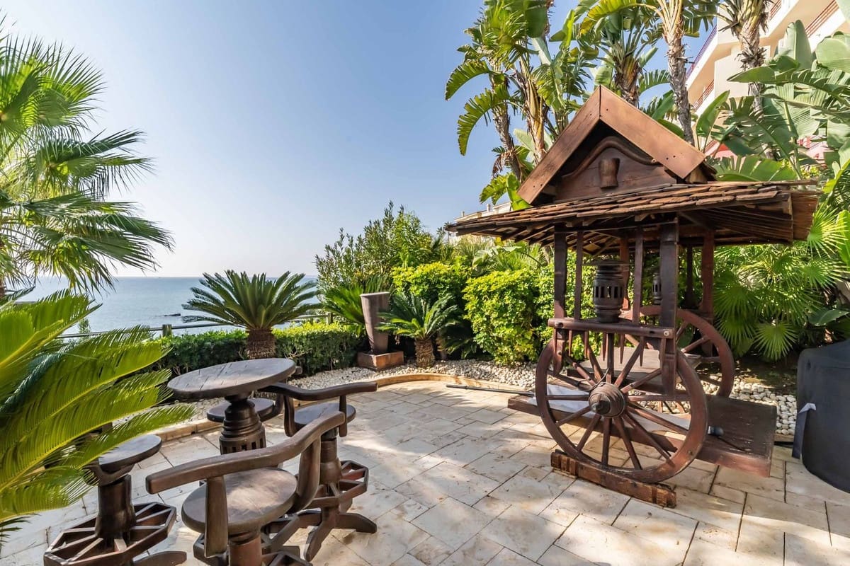 3 slaapkamer Appartement te koop in Torrequebrada - € 1.585.000 (Ref: 9150722)