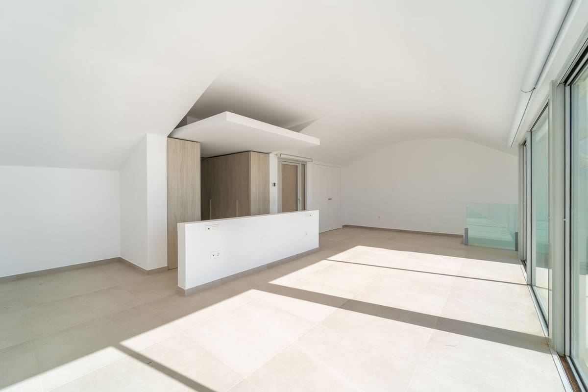 4 bedroom Apartment for sale in Benalmadena - € 1,289,000 (Ref: 9150724)