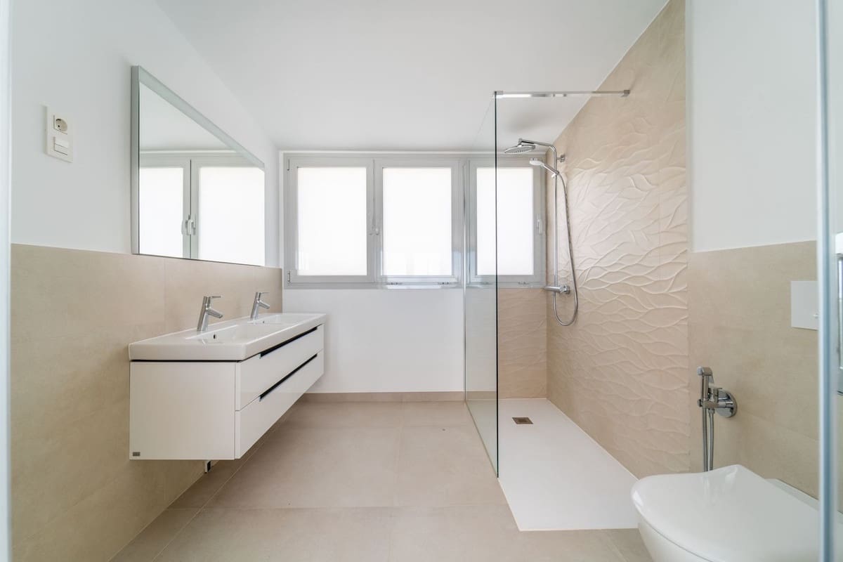 4 bedroom Apartment for sale in Benalmadena - € 1,289,000 (Ref: 9150724)