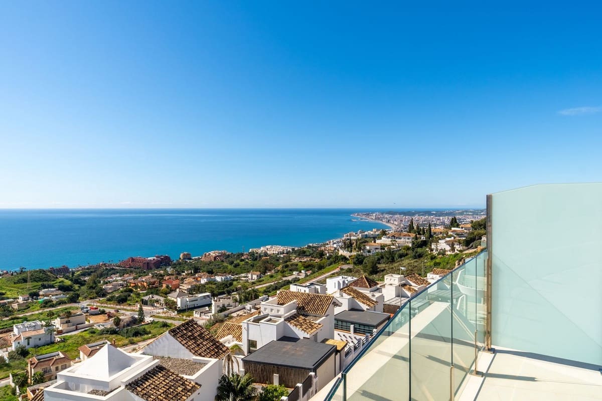 4 bedroom Apartment for sale in Benalmadena - € 1,289,000 (Ref: 9150724)