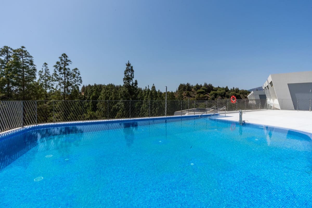 3 bedroom Townhouse for sale in El Chaparral with garage - € 845,000 (Ref: 9150730)
