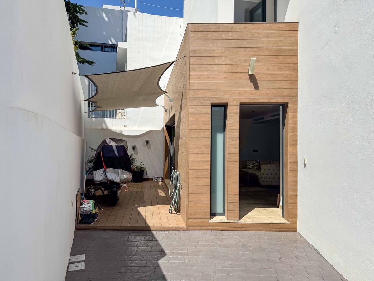 3 soverom Hus til salgs i Fuengirola - € 795 000 (Ref: 9150731)