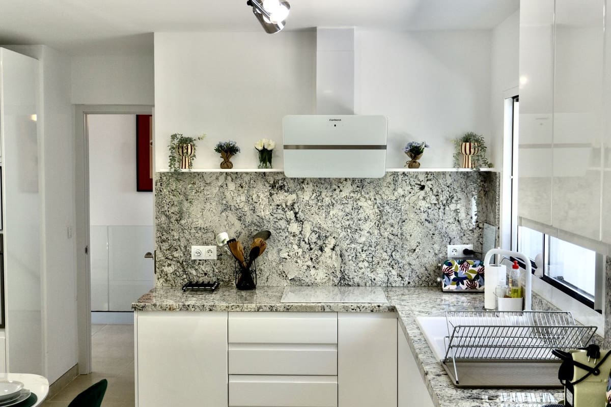 3 slaapkamer Villa te koop in El Chaparral met garage - € 1.800.000 (Ref: 9153462)