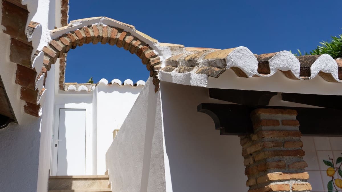 3 slaapkamer Villa te koop in El Chaparral met garage - € 1.800.000 (Ref: 9153462)