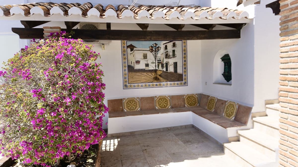 3 slaapkamer Villa te koop in El Chaparral met garage - € 1.800.000 (Ref: 9153462)