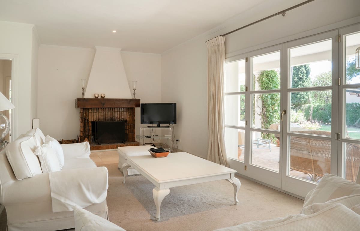 3 slaapkamer Villa te koop in El Paraiso - € 1.695.000 (Ref: 9153463)