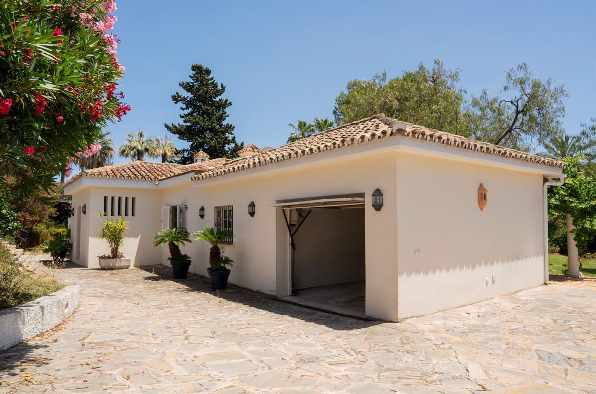 3 slaapkamer Villa te koop in El Paraiso - € 1.695.000 (Ref: 9153463)