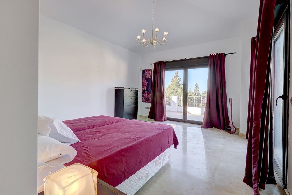 5 bedroom Villa for sale in El Rosario - € 1,750,000 (Ref: 9153466)