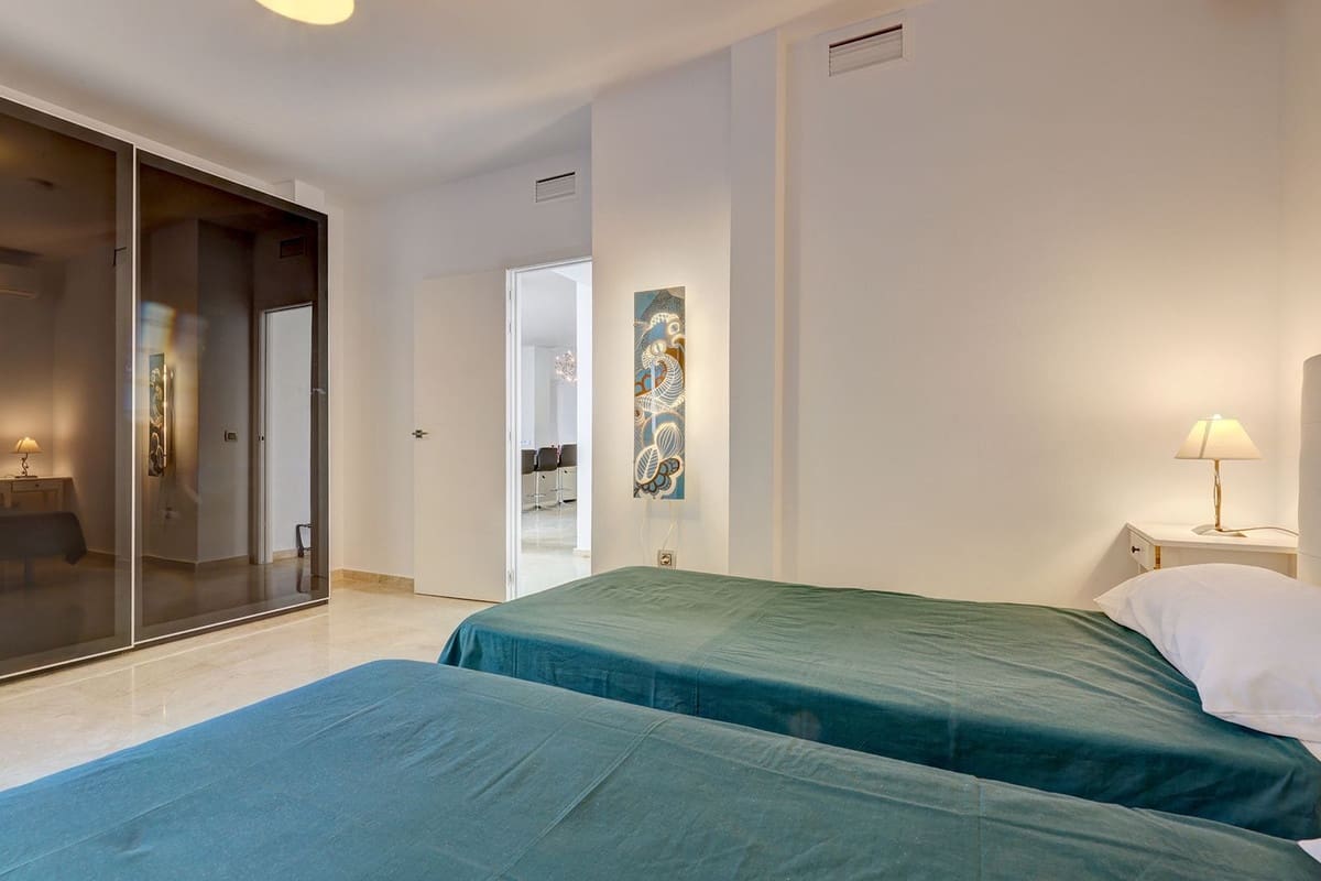 5 bedroom Villa for sale in El Rosario - € 1,750,000 (Ref: 9153466)
