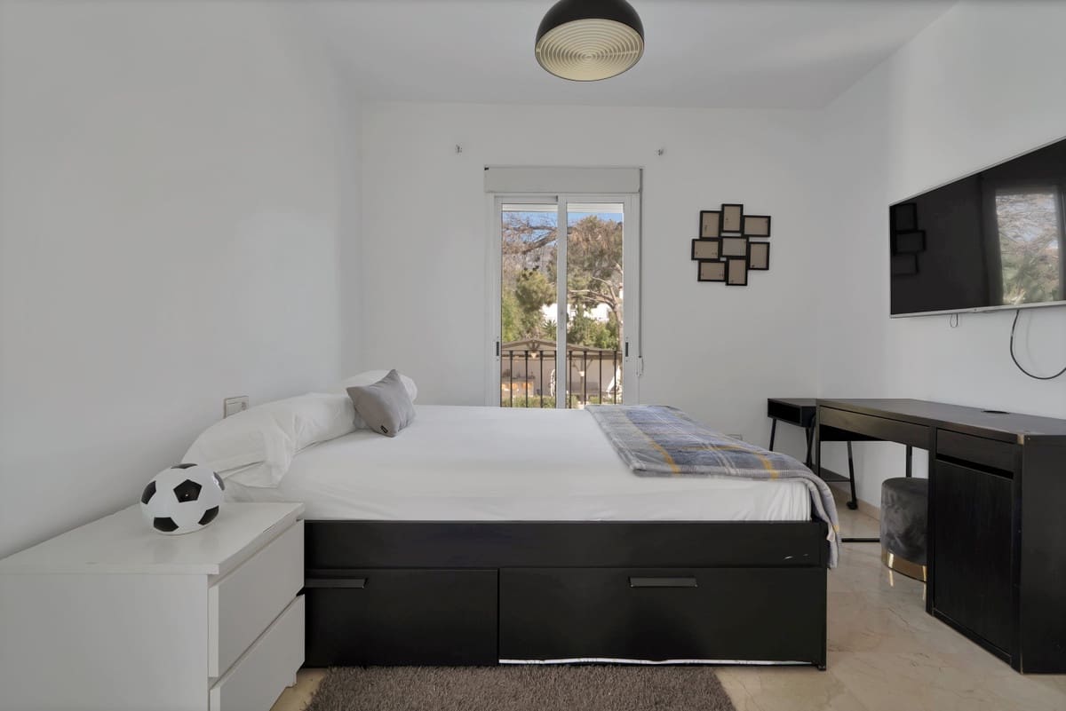 Casa de 4 habitaciones en Marbella en venta - 1.600.000 € (Ref: 9153472)