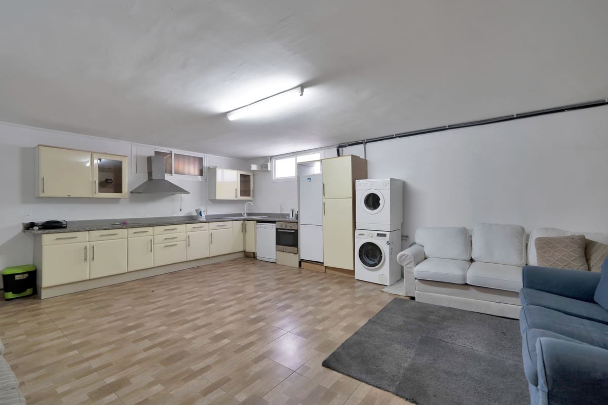 Casa de 4 habitaciones en Marbella en venta - 1.600.000 € (Ref: 9153472)