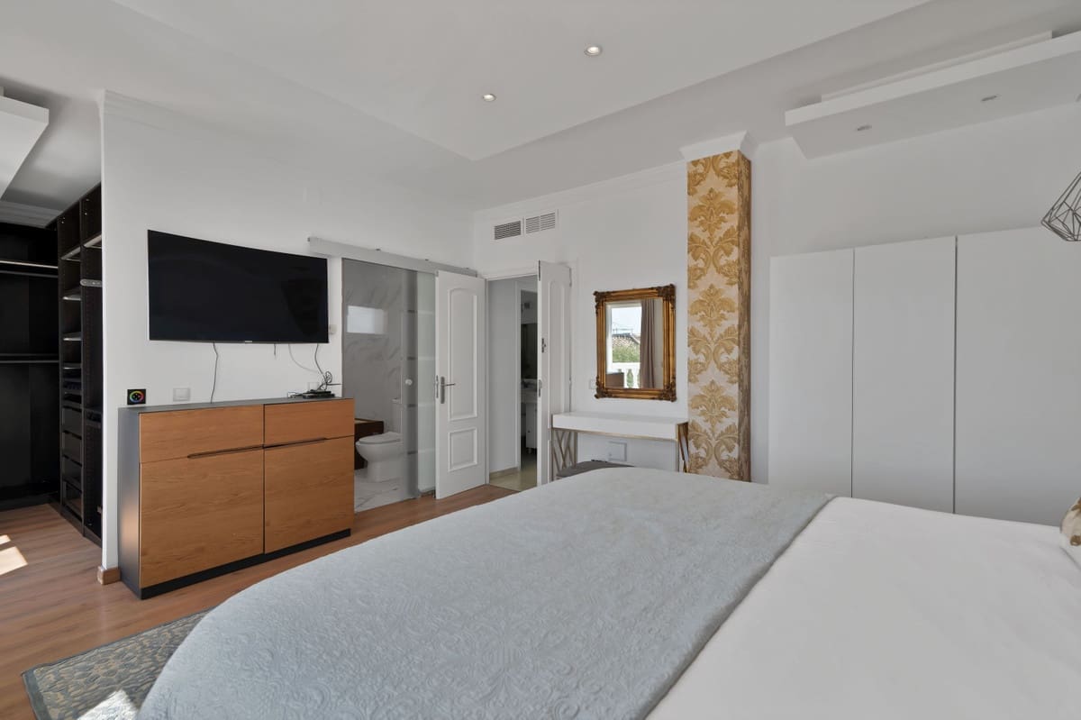 Casa de 4 habitaciones en Marbella en venta - 1.600.000 € (Ref: 9153472)