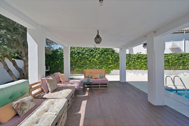 Casa de 4 habitaciones en Marbella en venta - 1.600.000 € (Ref: 9153472)
