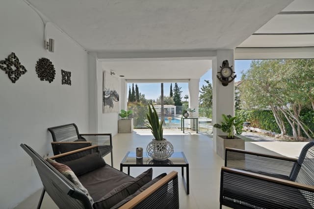 Casa de 4 habitaciones en Marbella en venta - 1.600.000 € (Ref: 9153472)