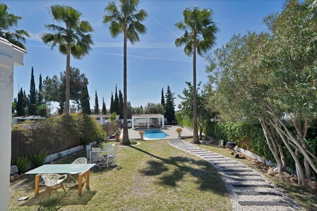 Casa de 4 habitaciones en Marbella en venta - 1.600.000 € (Ref: 9153472)