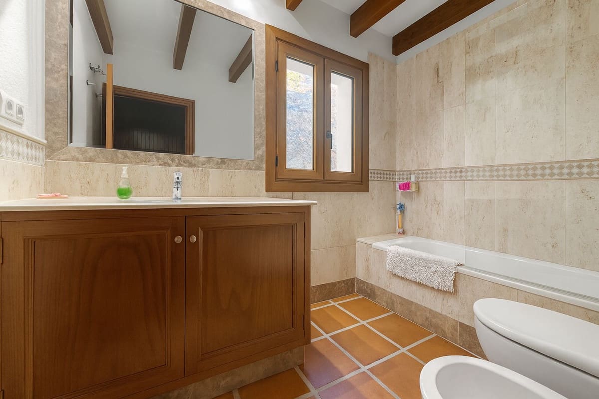 4 soveværelse Villa til salg i Istan - € 1.600.000 (Ref: 9153473)