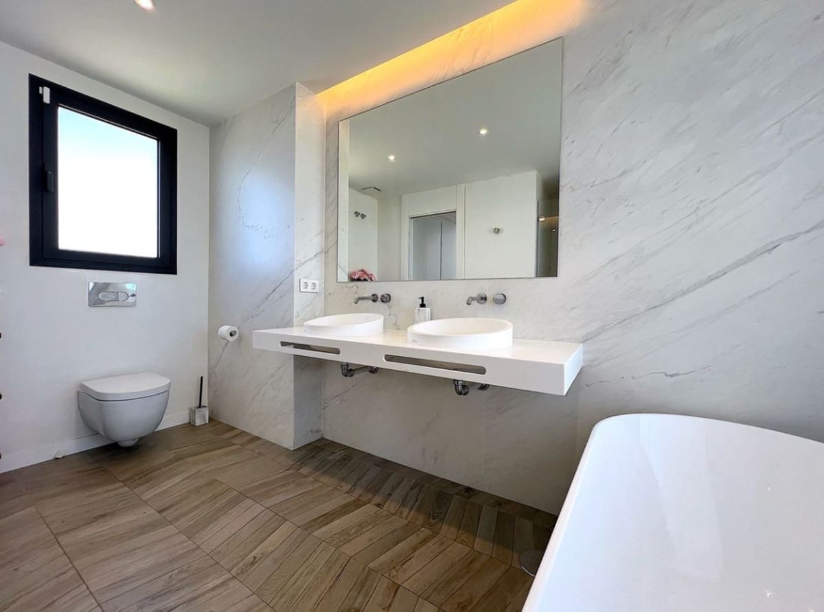 3 soveværelse Byhus til salg i Cabopino - € 1.500.000 (Ref: 9153476)